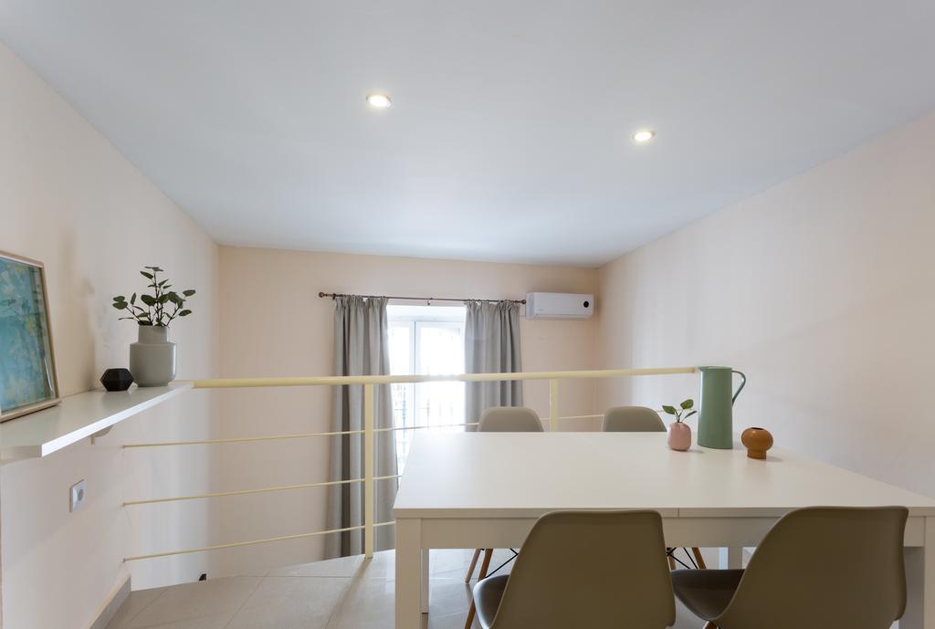 Apartamentos Diaber Gerona 22 Seville Exterior photo