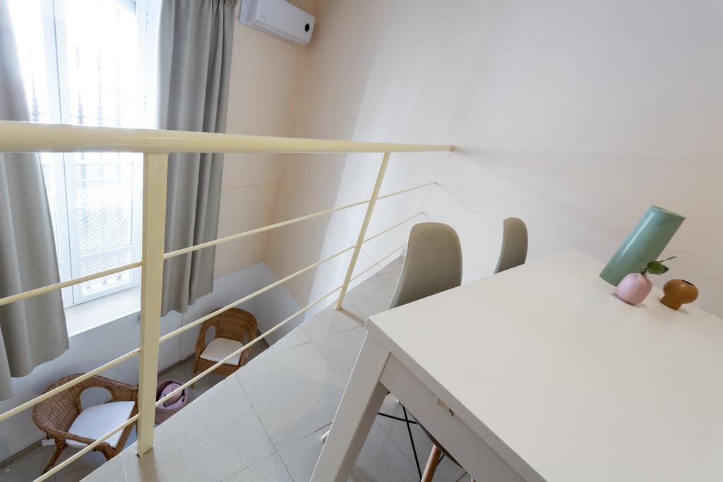 Apartamentos Diaber Gerona 22 Seville Exterior photo