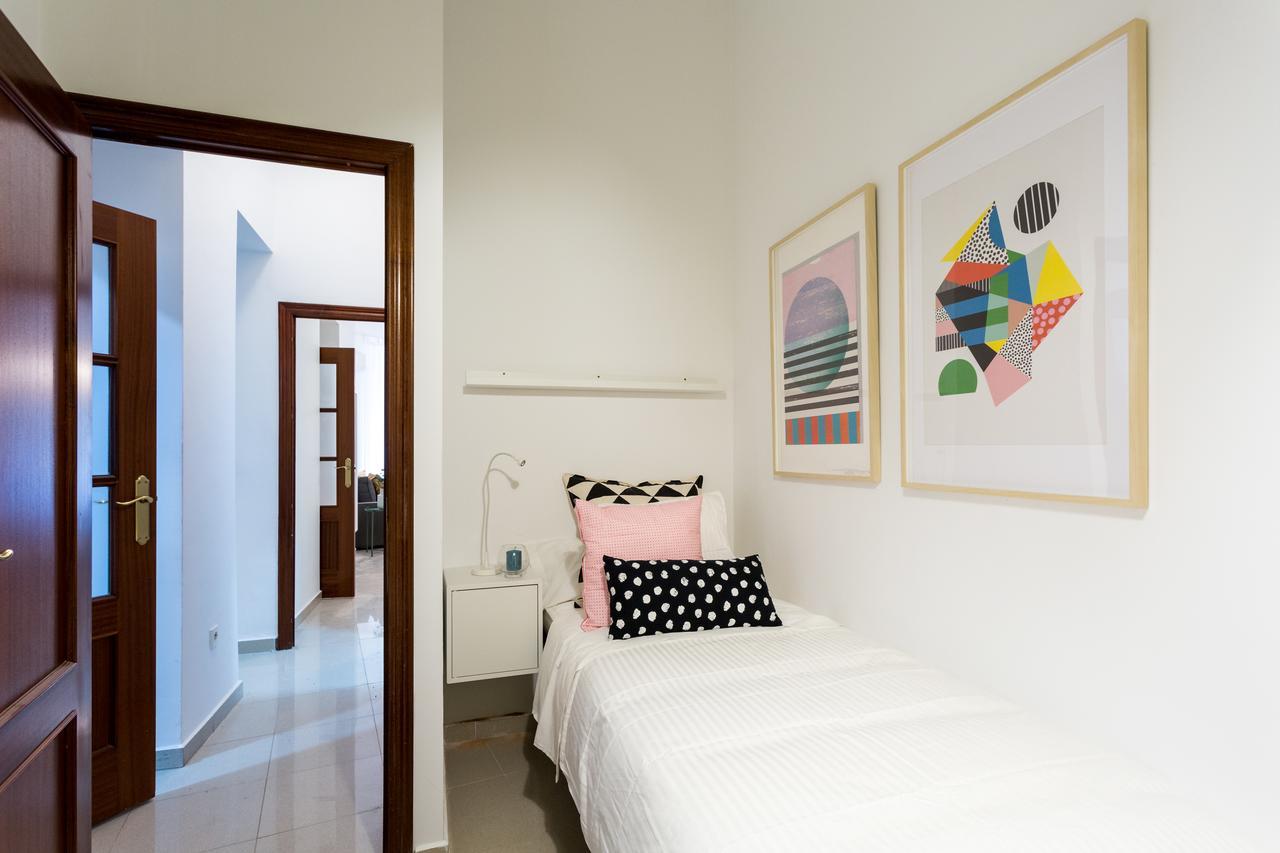 Apartamentos Diaber Gerona 22 Seville Exterior photo